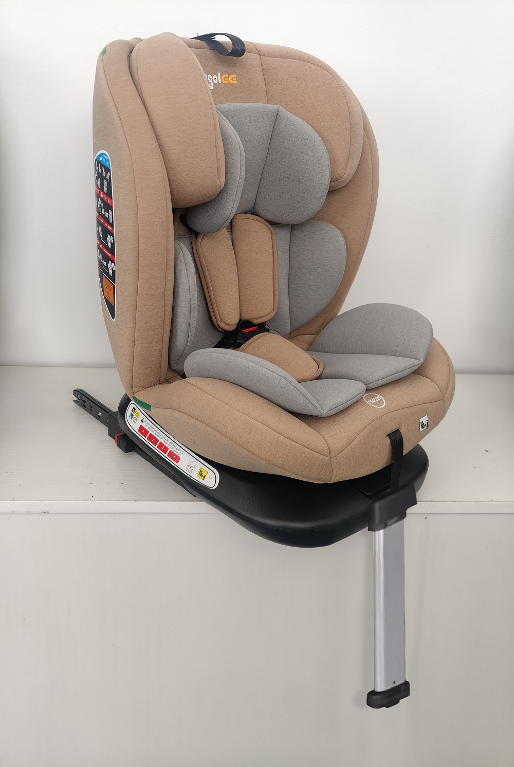 Ogolee chun suíochán cairr nuálaíoch 40-150cm a sheoladh le cos tacaíochta i mí Iúil, ag tairiscint luach neamh-chomhoiriúnaithe